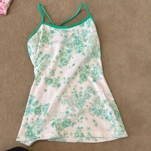 Lululemon Flower Tank!! Size 6!!